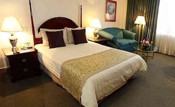 Deluxe Room, 1 Queen Bed