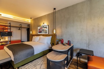 Junior Room (K)