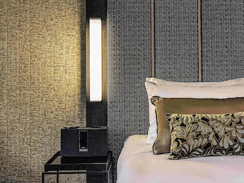 Deluxe Room, 1 King Bed