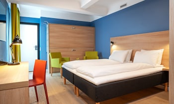 Family Room, 2 Twin Beds, Non Smoking (Standard)