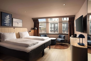 Superior Room, 1 King Bed