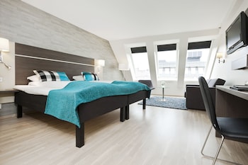 Superior Room, 1 King Bed