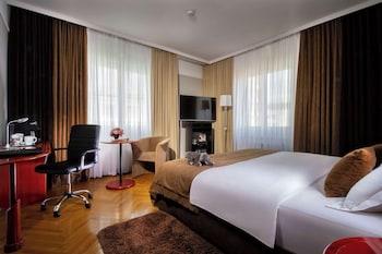 Deluxe Room, 1 King Bed