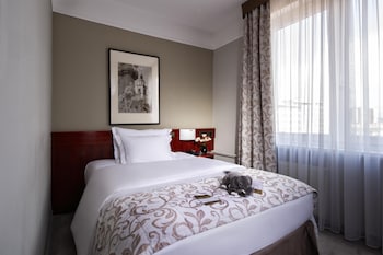 Economy Room, 1 Queen Bed