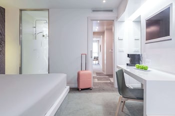 Family Suite (2 Adults + 2 Children)