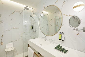Superior Triple Room (View)