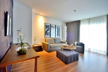 Suite (2 Adults + 2 Children)