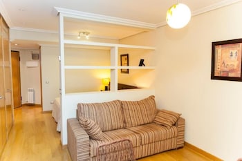 Studio (2 Adults + 1 Child)