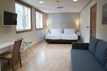 Family Room, 1 Bedroom