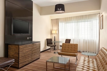 Suite, 1 King Bed, Non Smoking