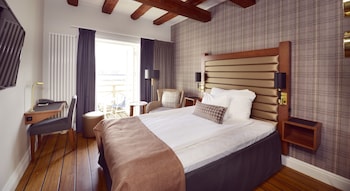 Double Room (Compact)