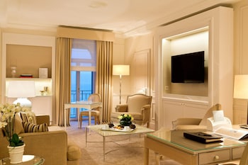 Junior Suite, 1 King Bed (Leman)