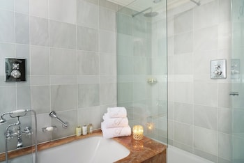 Classic Room, 1 Queen Bed