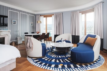 Junior Suite, 1 King Bed, Lake View