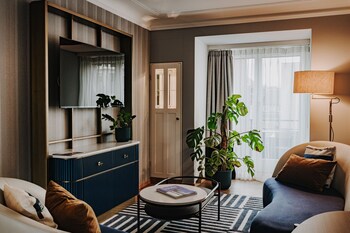 Junior Suite, 1 King Bed