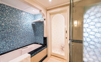 Tower Partial Sea View, 2 Twin Room | 50% Spa, 30% Laundry, 25% F&B Off | Stays until 31 July 2026