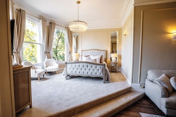 Manor Master Suite