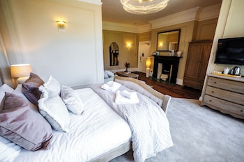 Manor Master Suite