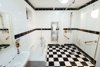 Classic Manor Double (dog friendly)