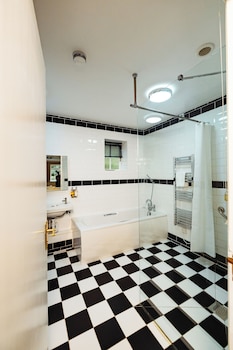 Classic Manor Double (dog friendly)