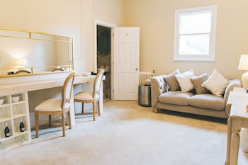 Manor Master Suite