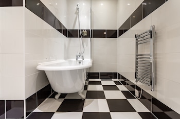 Heritage Manor Suite