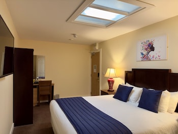 Small Double Room No Window