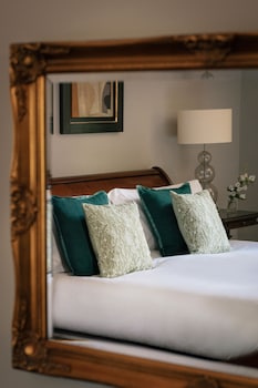 Feature Room