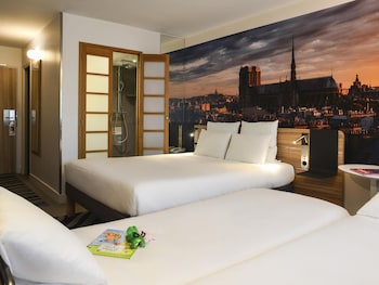 Superior Room, 1 Queen Bed with Sofa bed