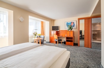 Deluxe Double Room, Mobility Accessible