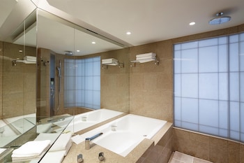 Club Room, 1 King Bed (Deluxe)