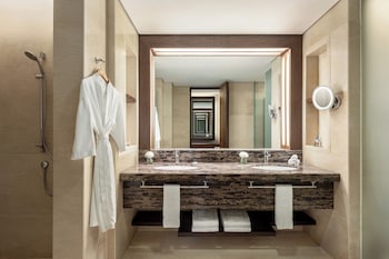 Junior Suite, 1 King Bed, Sea View