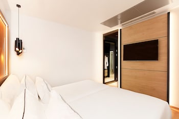 The Level, Suite