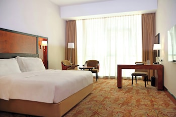 Superior Room, 1 King Bed complimentary shuttle to DXB Airport Terminal 1 & 3