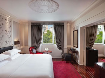 Opera Wing, Prestige Suite with Club Privileges and Benefits, King Bed