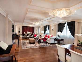 Opera wing, Grand Prestige Suite with Club Privileges and Benefits, King Bed