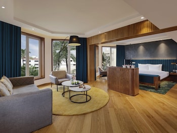 Executive Suite, Ocean View, 1 King Bed, Club Lounge Access