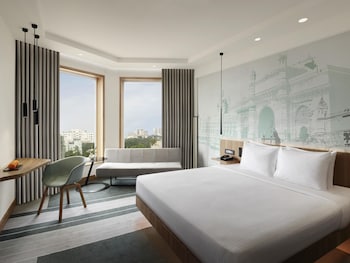 Premiere Room, 1 King Bed, City View, Higher Floor, Club Lounge Access