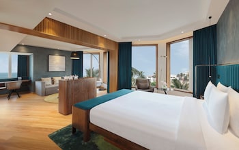 Executive Suite, Ocean View, 1 King Bed, Club Lounge Access
