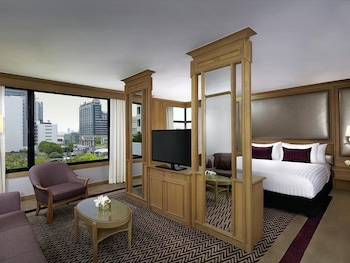 Corner Suite, 1 King Bed (Executive Lounge Access)