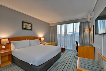 Premium Room, 1 King Bed, Smoking