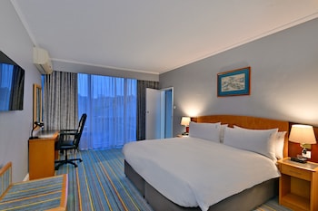 Premium Room, 1 King Bed, Smoking