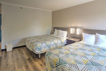 Standard Room, 2 Queen Beds, Non Smoking