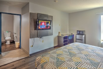 Standard Room, 1 King Bed, Accessible, Non Smoking