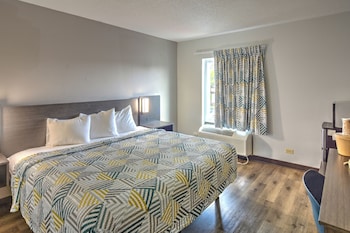 Standard Room, 1 King Bed, Non Smoking