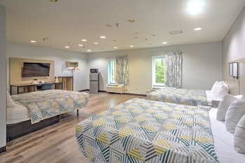 Standard Suite, Multiple Beds, Non Smoking