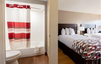 Deluxe Room, 2 Queen Beds (Smoke Free)