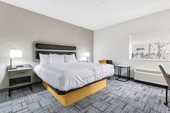 Room, 1 King Bed, Accessible, Non Smoking (Mobility/Hearing impaired)