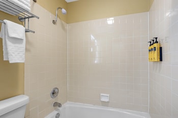 Standard Room, 2 Queen Beds, Non Smoking, Refrigerator & Microwave (Larger Room;with Sofabed)