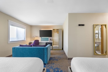 Standard Room, 2 Queen Beds, Non Smoking, Refrigerator & Microwave (Larger Room;with Sofabed)